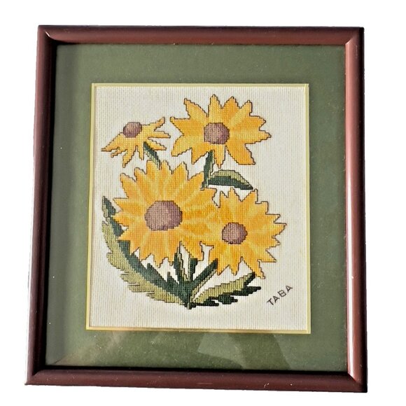 VTG Handmade Cross Stitch SUNFLOWER DAISY Floral Green Mat 9" x 10" Wood Frame - Picture 4 of 9